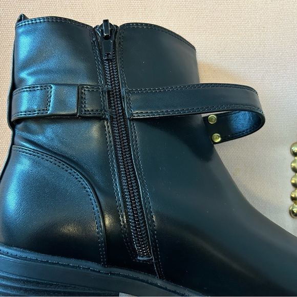 NWOT Giani Bernini Faux Leather Buckled Ankle Booties with Zipper & Memory Foam - Picture 4 of 7